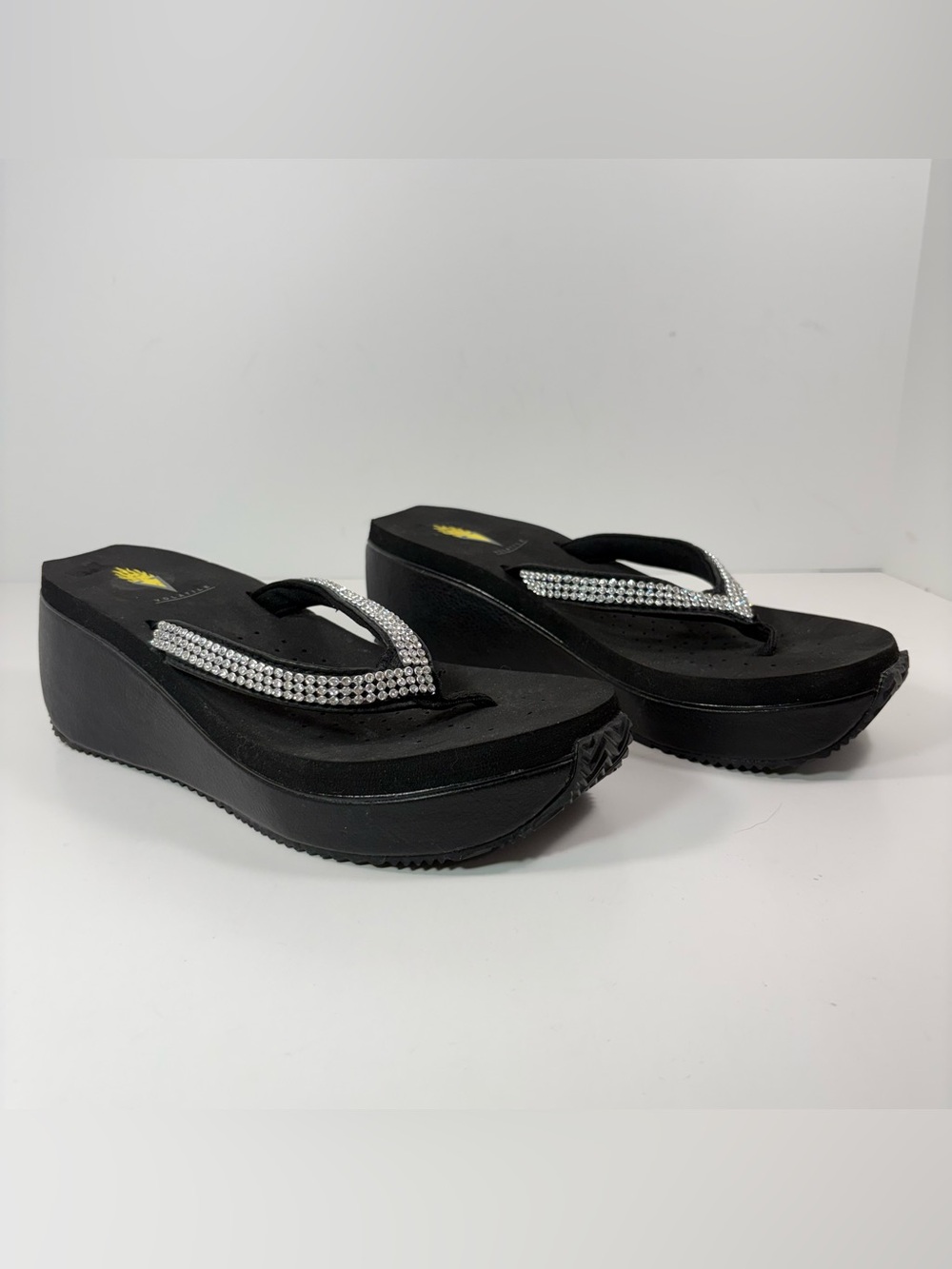 Volatile Sandals Womens Size 9 Black Gems Platform Wedge Thong Flip Flops